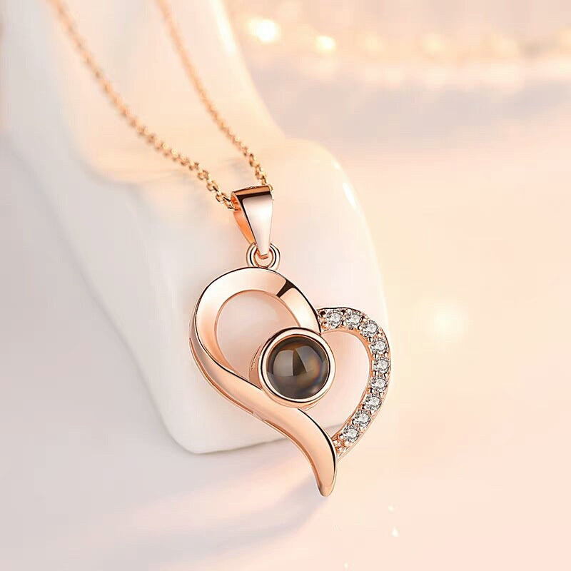 Like love, it will never fade-Projection Necklace