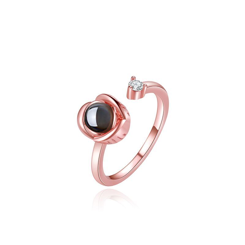 Surrounded Heart Projection Ring